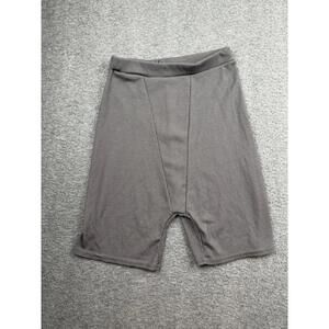 PrettyLittleThing Ribbed Knit Shorts in Taupe Size Medium